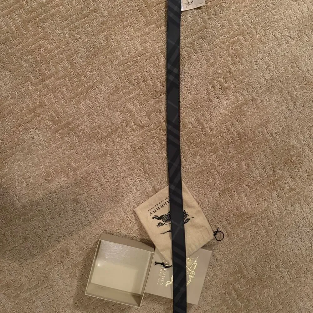 Burberry nwt black